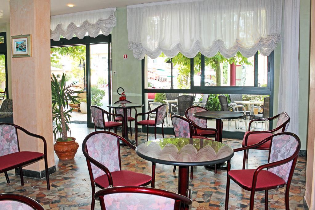 Hotel Buda Bellaria-Igea Marina Ngoại thất bức ảnh