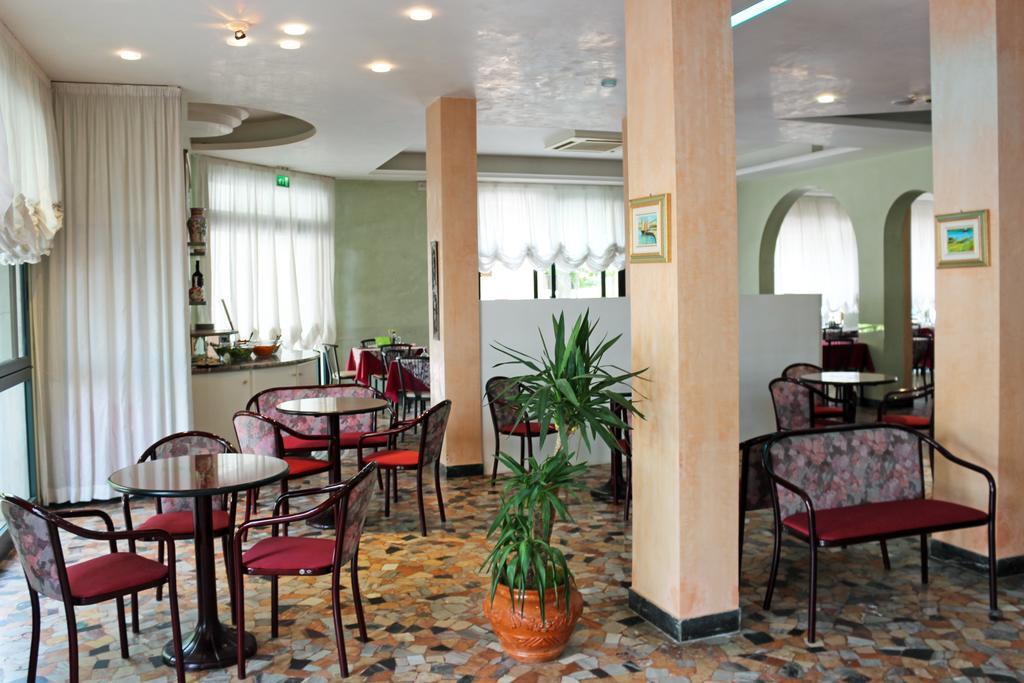 Hotel Buda Bellaria-Igea Marina Ngoại thất bức ảnh