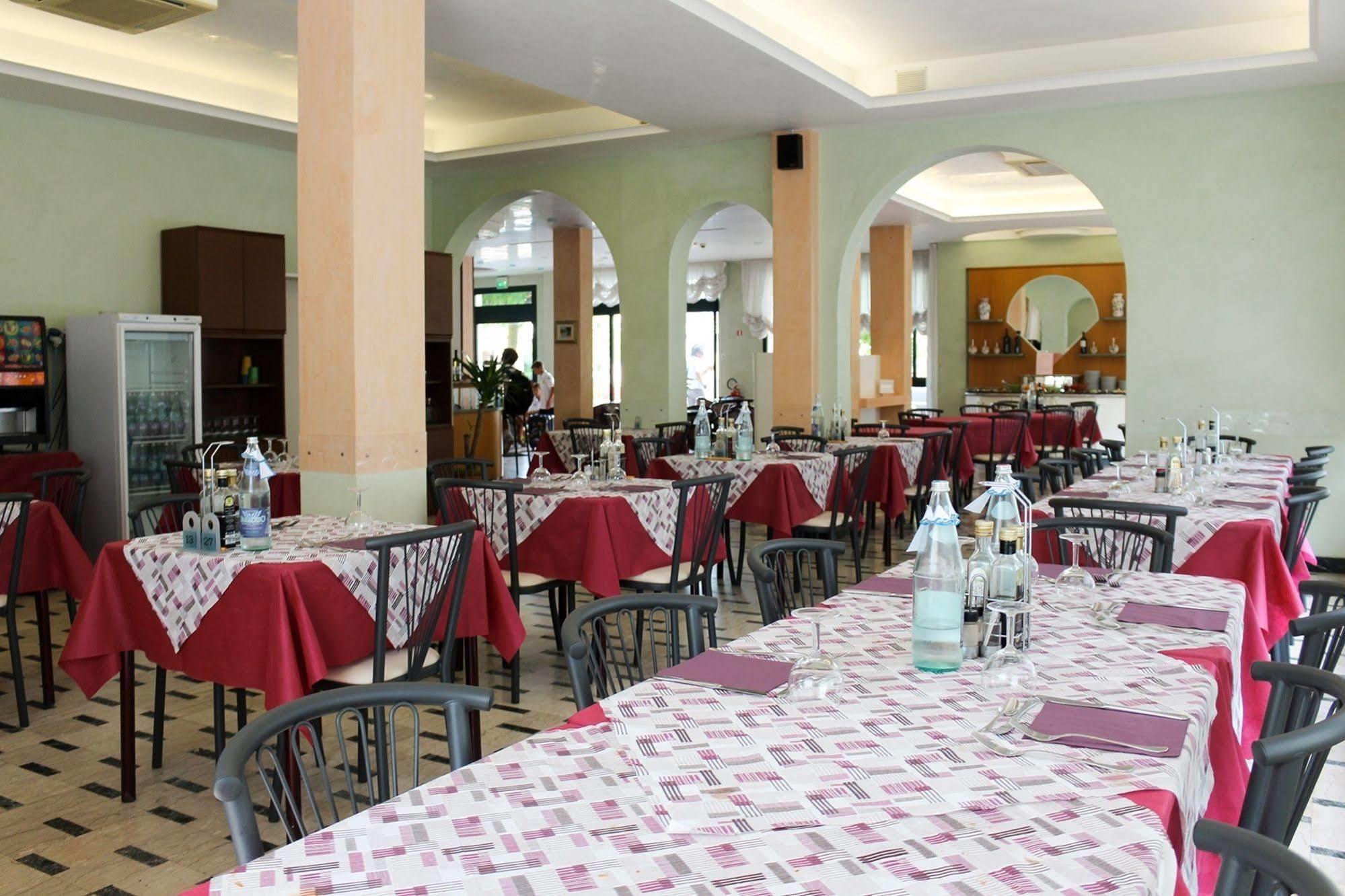 Hotel Buda Bellaria-Igea Marina Ngoại thất bức ảnh